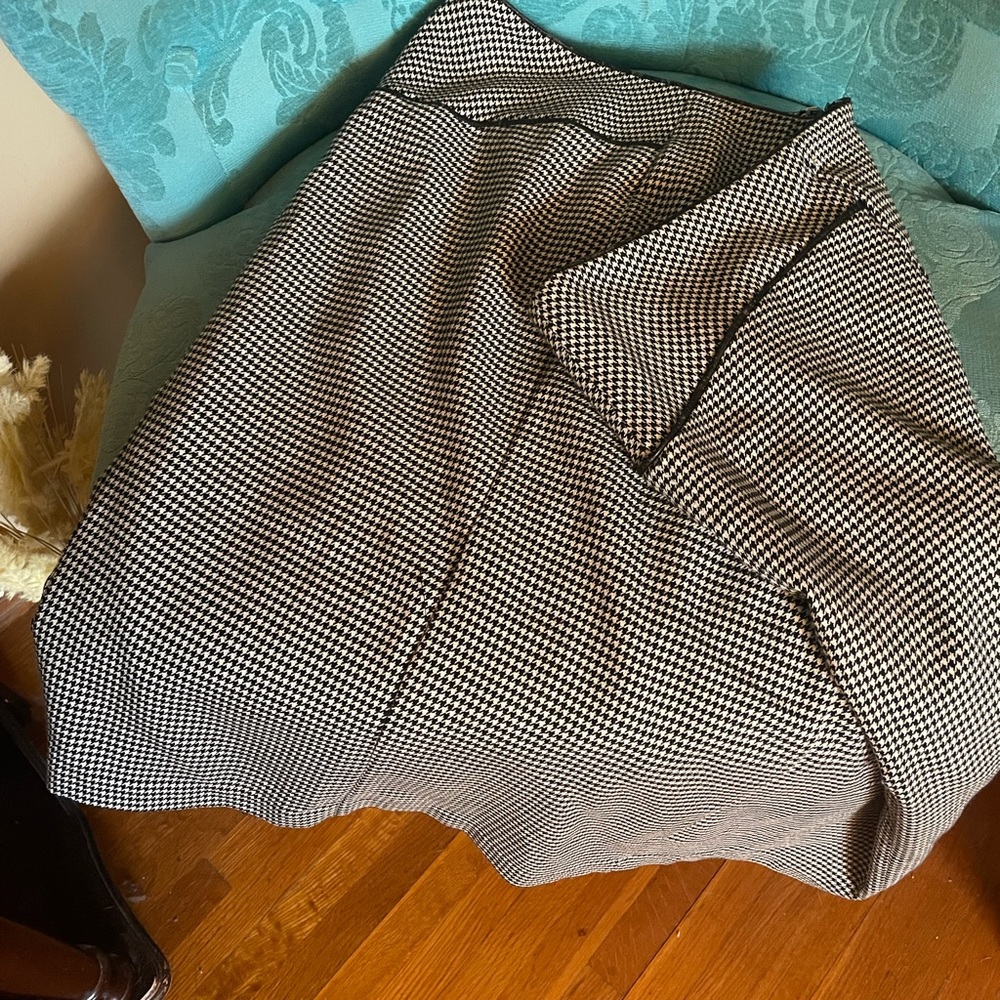 Classic Black and White Houndstooth Skirt